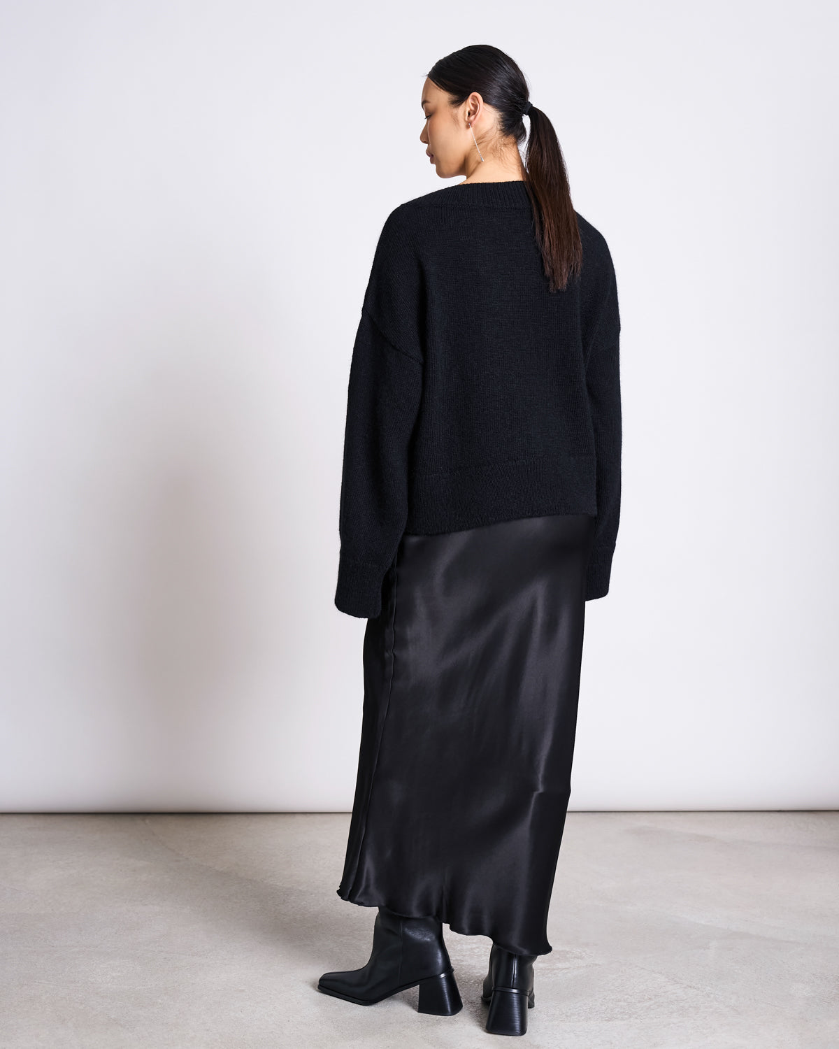 MAXI SATIN SKIRT SERIN BLACK Skirt jan-n-june 7