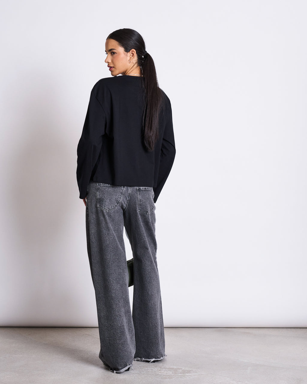 BOXY LONGSLEEVE ANKIRA BLACK Longsleeve jan-n-june 4