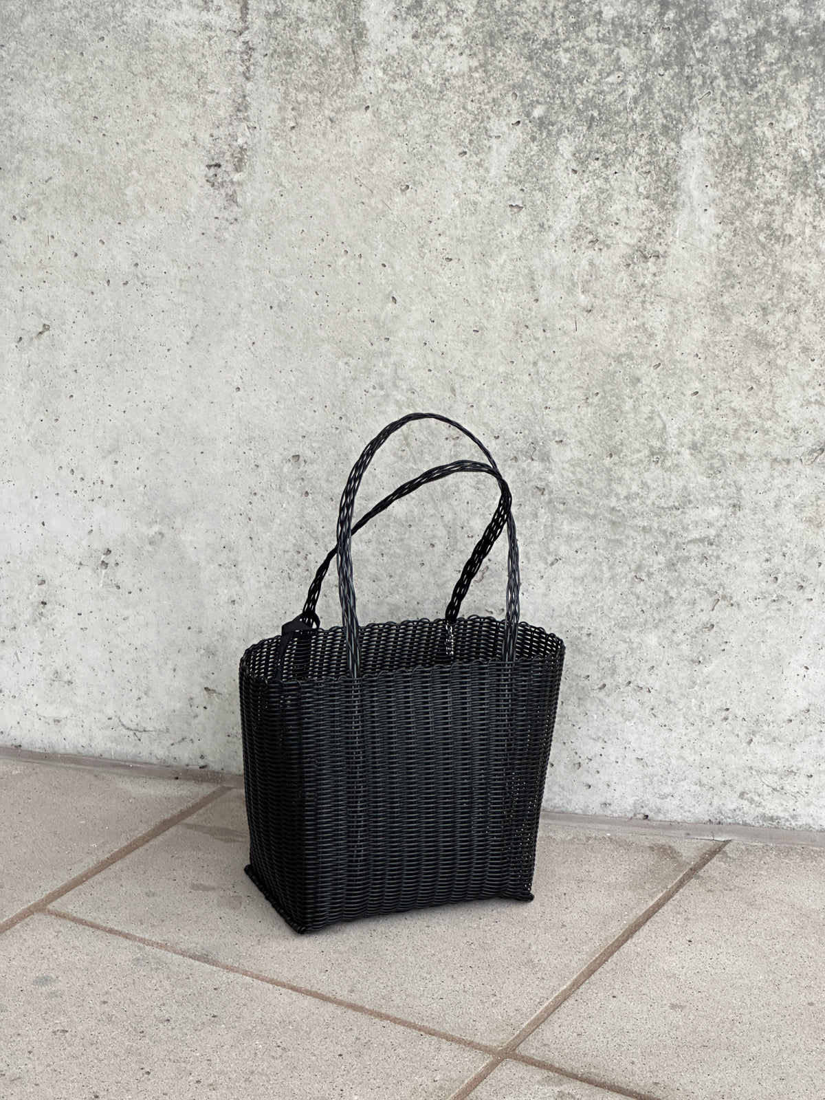 RAYAS COLLECTIVE MEDIUM BASKET LIQUORICE Accessories jan-n-june 7