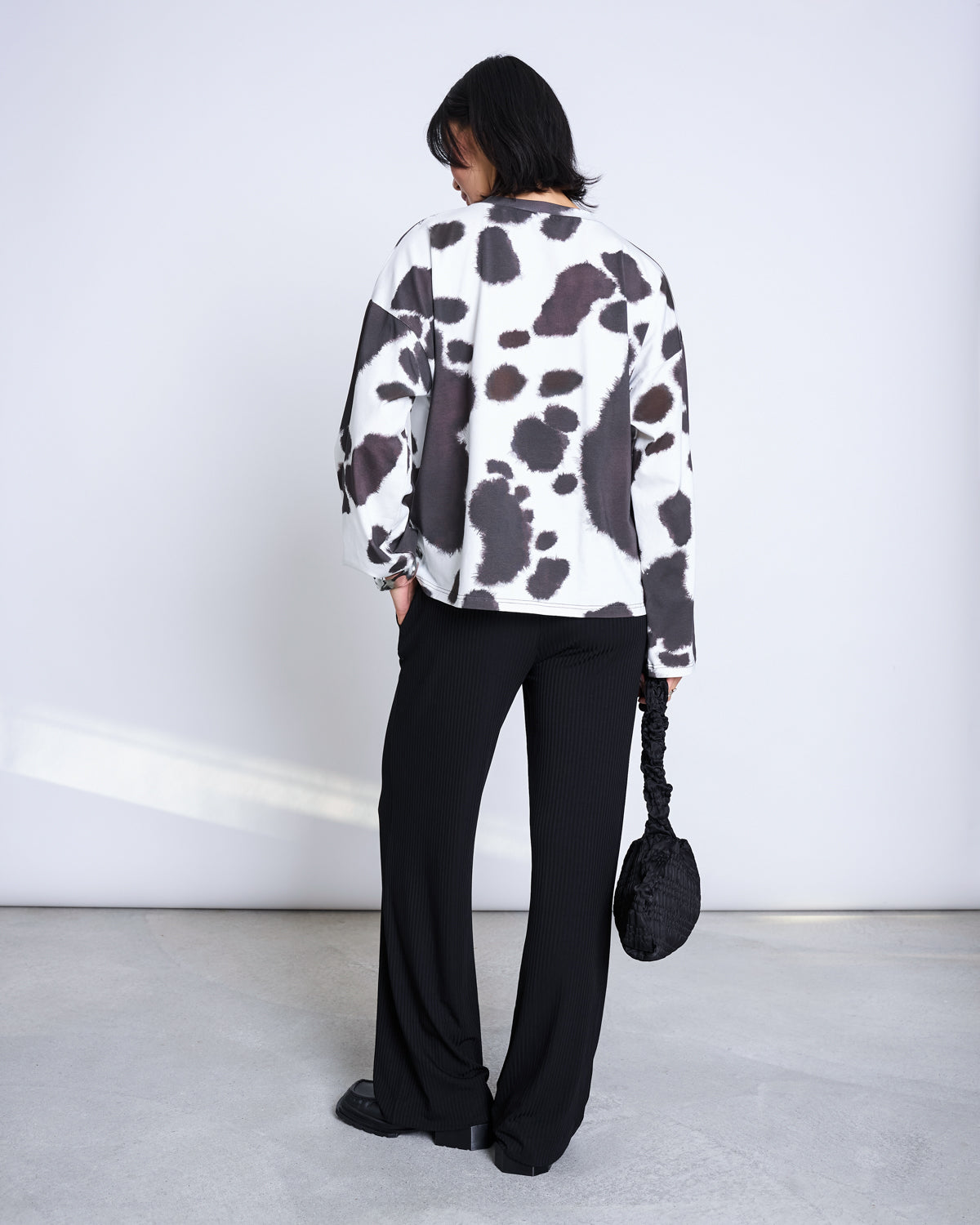 PRINTED OVERSIZED LONGSLEEVE CAMIA COW PRINT GOTS Longsleeve jan-n-june 3