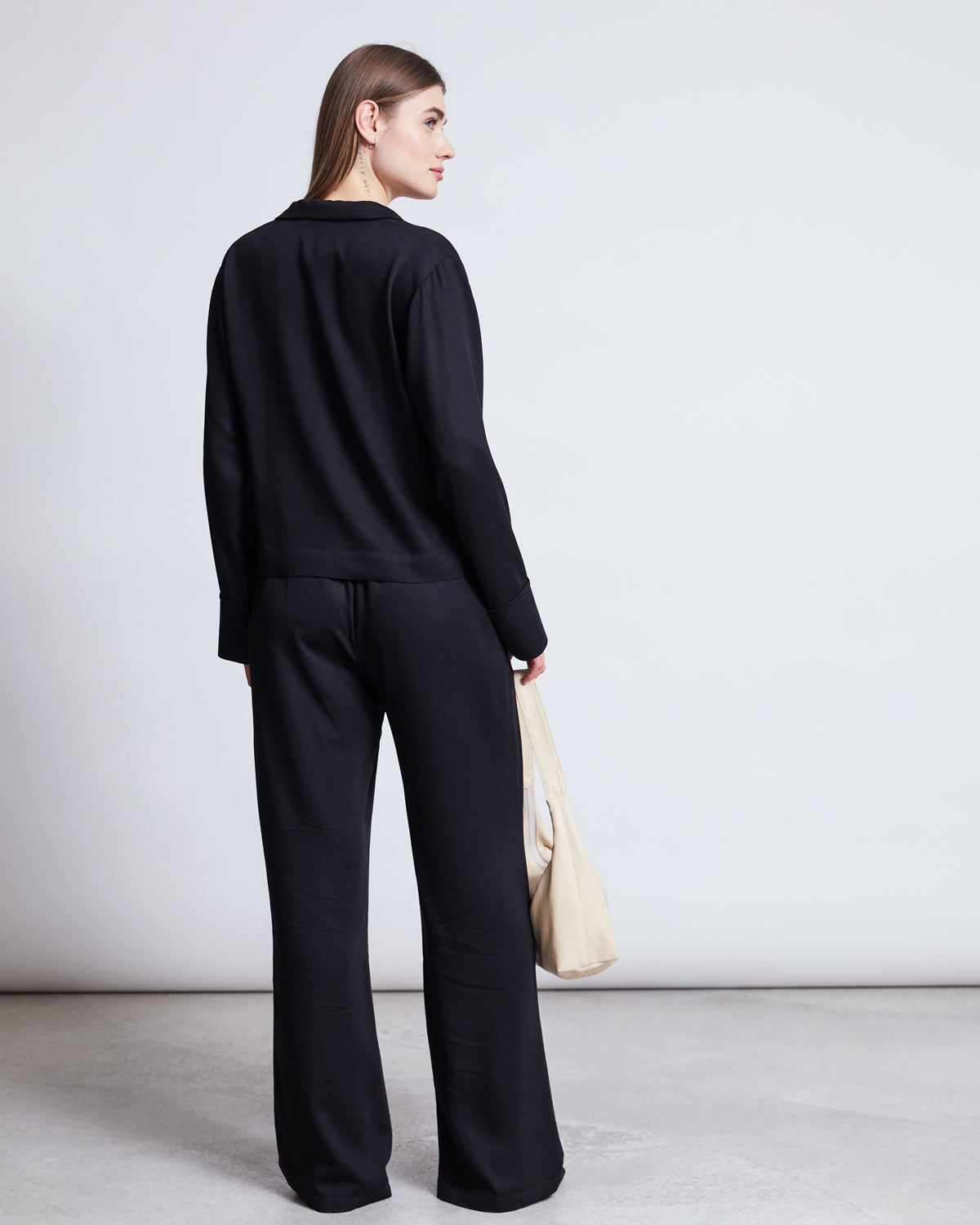 TIE BLOUSE KALUZ BLACK T-shirt jan-n-june 3