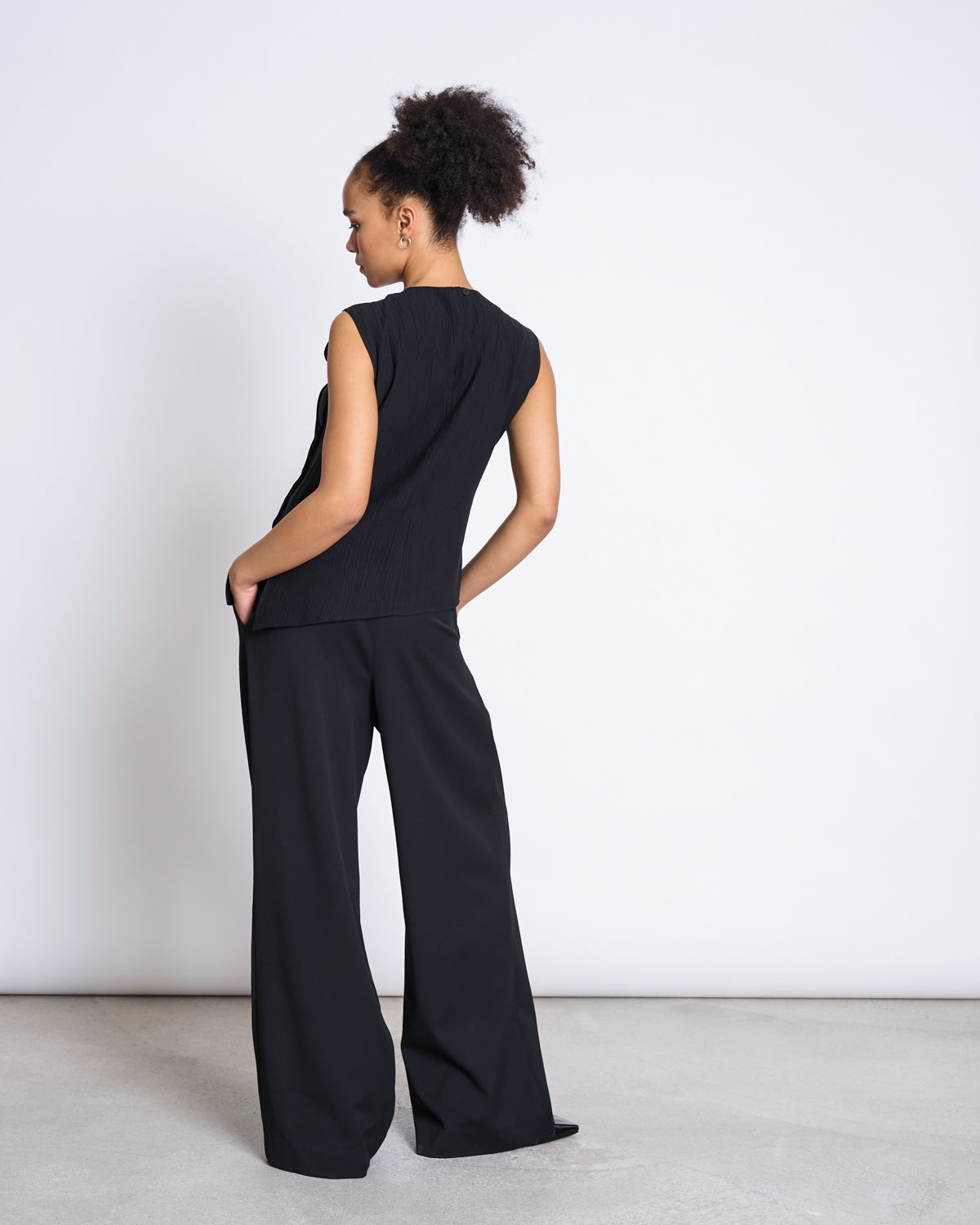 GATHERED CRINKLE TOP MEADOW BLACK T-shirt jan-n-june 3