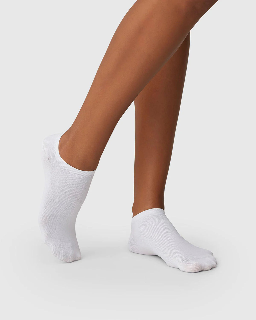 SWEDISH STOCKINGS SOCKS SARA WHITE jan-n-june 1