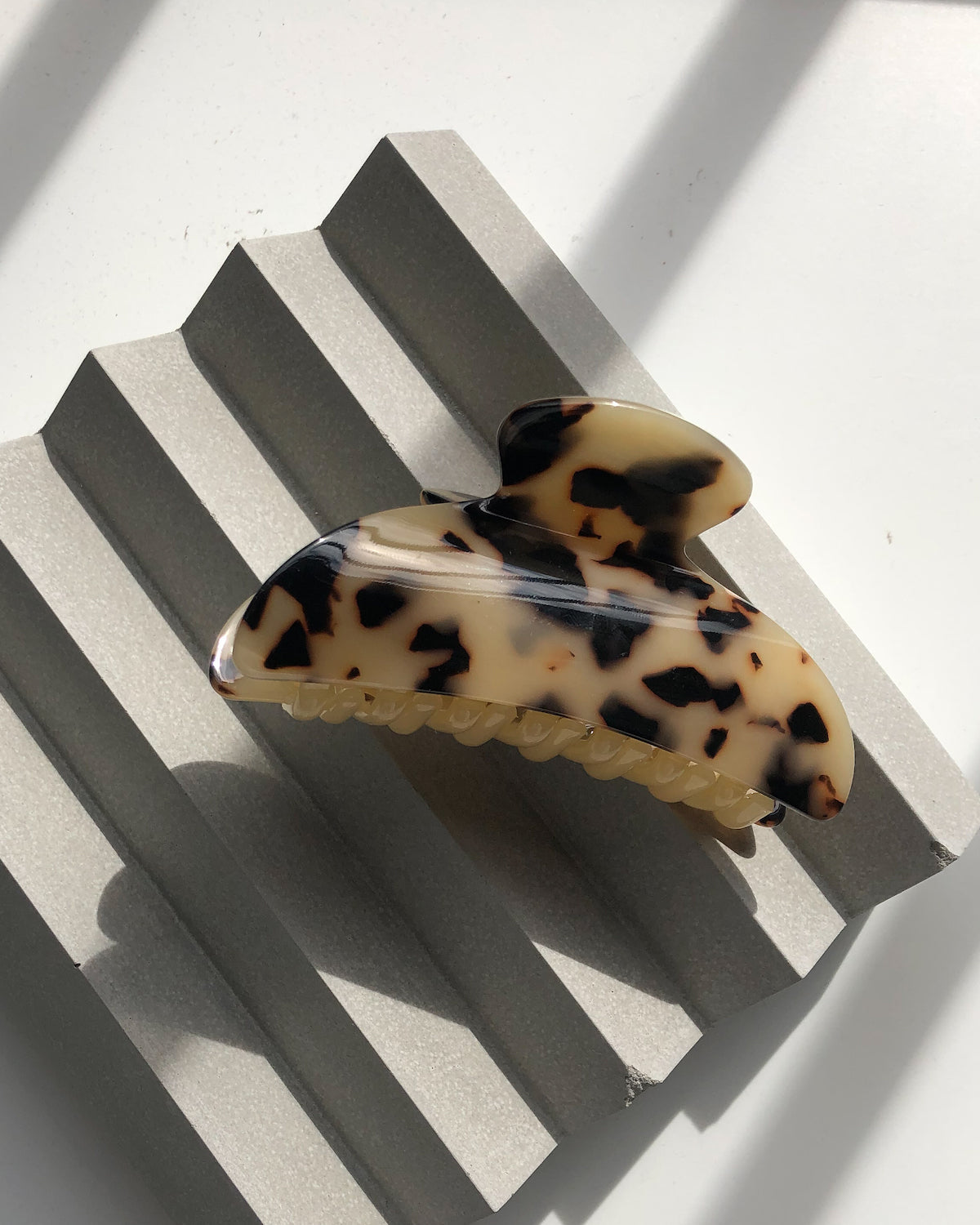 MACHETE MIDI HEIRLOOM CLAW BLONDE TORTOISE Clip jan-n-june 6