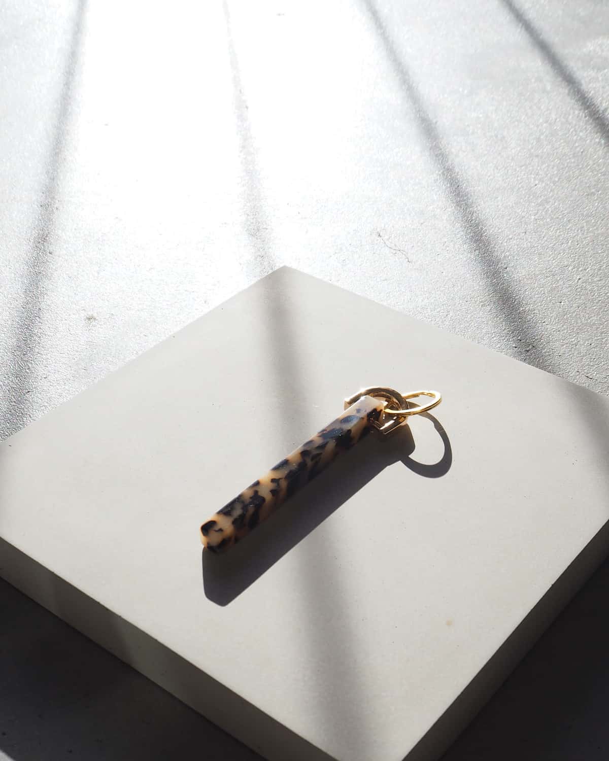 MACHETE BAR KEYCHAIN BLONDE TORTOISE jan-n-june 2